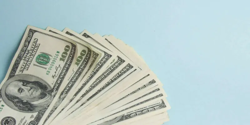 Mơ nhặt được tiền đánh con gì